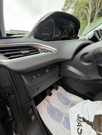 Peugeot 208 PURETECH 5P ALLURE - Foto 10