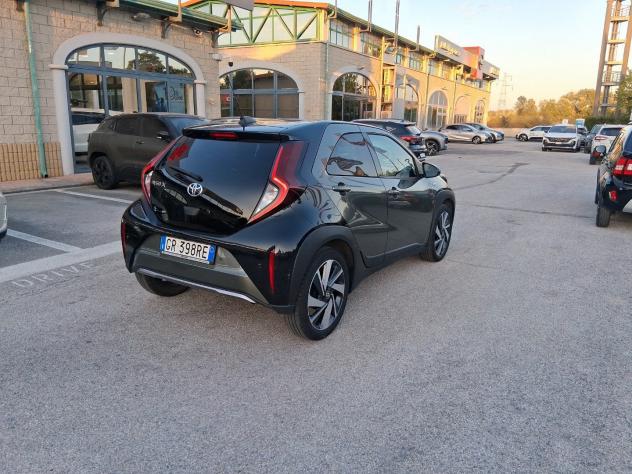 Toyota Aygo X 1.0B (72 CV) Lounge S-CVT - Foto 8