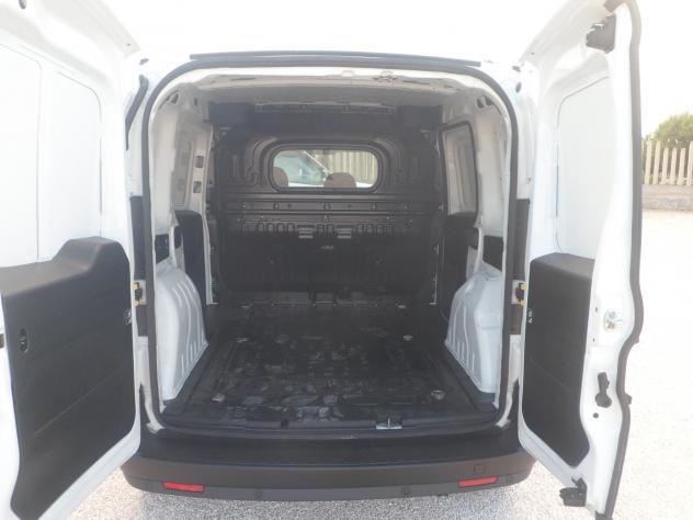 Fiat Doblo furgone 3 posti - Foto 7