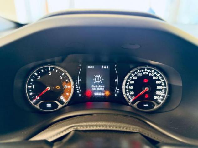 Jeep Renegade 1.6 mjt Sport fwd 95cv - Foto 8