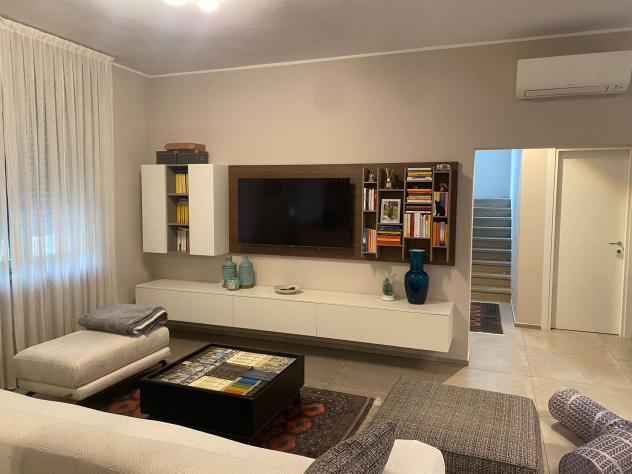 Villa in Vendita in zona OSPEDALE con giardino - Foto 8