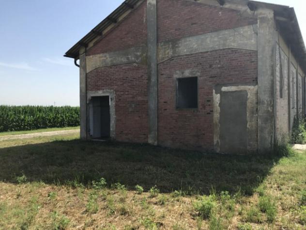Rustico / Casale di 235 m² con più di 5 locali e box auto doppio in vendita a Soliera - Foto 4