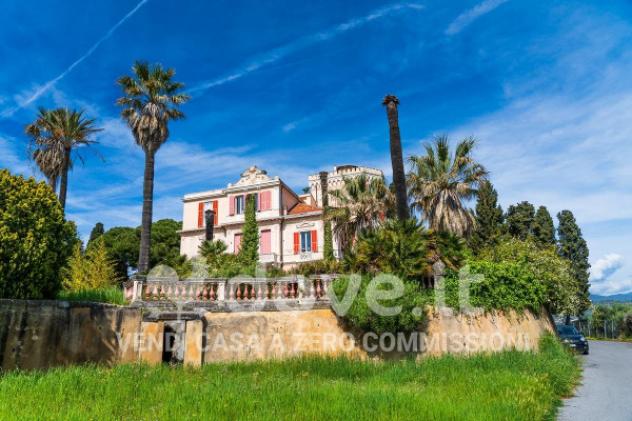 Appartamento di 176 m² con 3 locali in vendita a Imperia