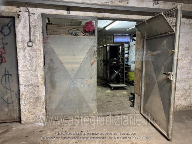 IMMOBILI-IMMOBILE COMMERCIALE-Via E.Toti, 17