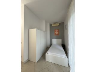 STANZA 12, Via Lungoadige Capuleti 1, Verona