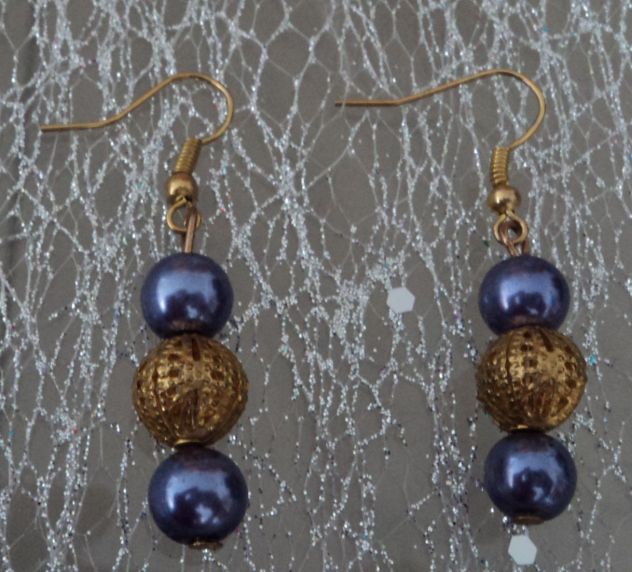Orecchini con perle dorate e blu/violetto - Foto 2