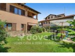 Villa di 200 m² con 5 locali in vendita a Locate Varesino
