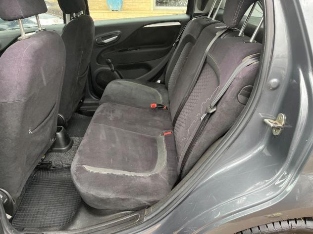 FIAT - Punto - 1.3 MJT II 75 CV 5p. Young - Foto 8
