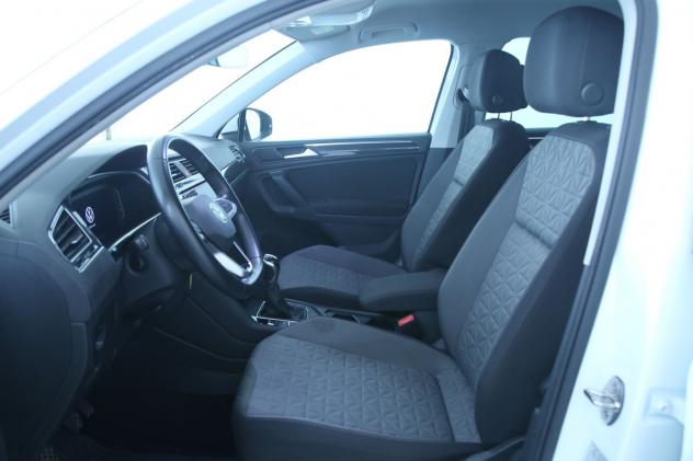 Volkswagen Tiguan 2.0 TDI SCR Life / Fari LED - Digital Cockpit Pro - Side assist - ACC - Ambient Pack - Cristalli posteriori e lunotto oscurati - Foto 7