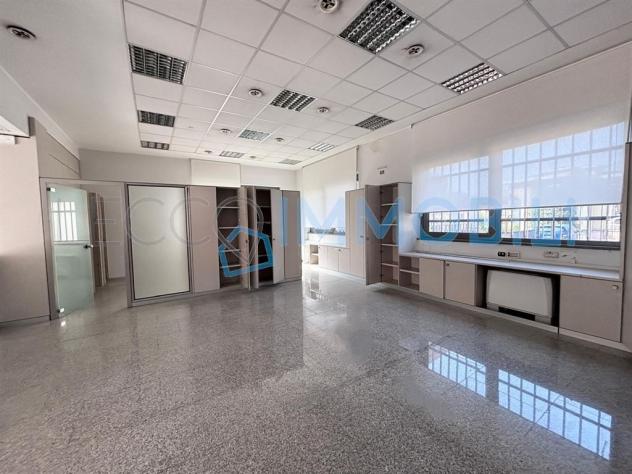 "L'UFFICIO CHE APRE LE PORTE" - Foto 7