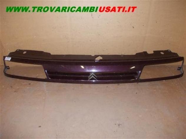 GRIGLIA PARAURTI ANT. CENTRALE BORDO MET  2001 CITROEN EVASION (U60)  Carrozzeria  Lamierati esterni  Paraurti  Griglia di ven CITROEN - EVASION - 01-