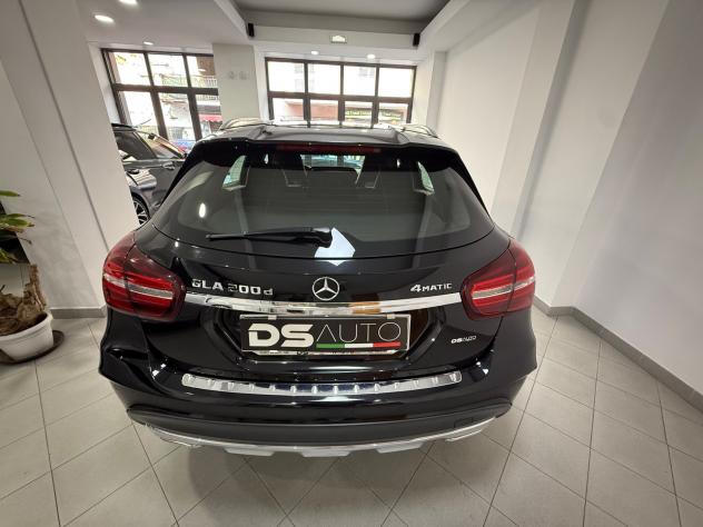 MERCEDES- BENZ GLA 200 D 136CV AMG PREMIUM PLUS 4MATIC - Foto 10