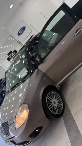 Lancia Ypsilon 1.3 MJT 75 CV Platino - Foto 10