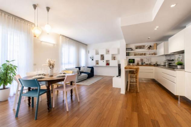 Attico / Mansarda di 145 m² con 3 locali e box auto in vendita a Milano - Foto 4