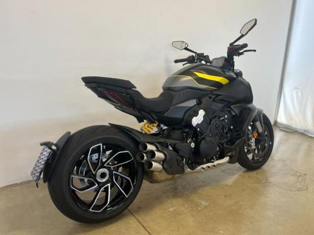 DUCATI Diavel V4 DARK STEALTH YELLOW 2026 rif. 23996171 - Foto 7