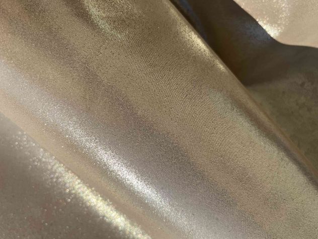 Pelle di vitello resinata polvere oro – Sp. 1,8 - Foto 5