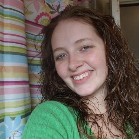 Donna di Grosseto, 23 anni. Fisico Normale Tel:
