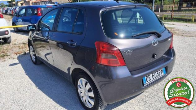 TOYOTA Yaris 1.3 5 porte Sol Gpl rif. 24086823 - Foto 2