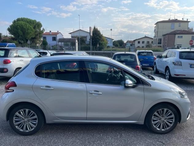 Peugeot 208 PureTech 82 5 porte Allure X NEOPATENTATI - Foto 4