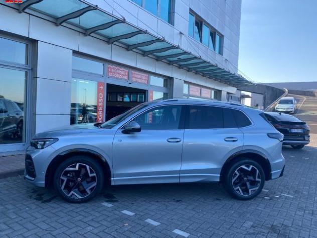 VOLKSWAGEN Tiguan 2.0 TDI 150 CV DSG R-Line rif. 24143896 - Foto 2