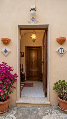 Appartamento semindipendente con garage a Erice vetta