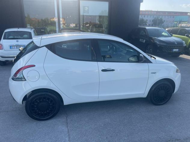Lancia Ypsilon 1.0 70cv Firefly Hybrid S&S Silver - Foto 5