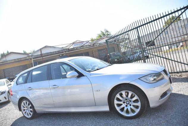 BMW Serie 3 Touring 330d Futura - AUTO D'OCCASIONE - PELLE - NAVI - CRUISE - SENSORI - BT