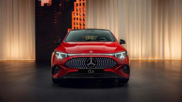 MERCEDES-BENZ CLA 180 Premium Plus rif. 23272306 - Foto 3