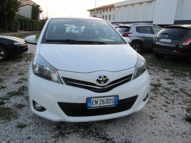 Toyota Yaris 1.3 5 p. unipr. basso chilom. - Foto 4