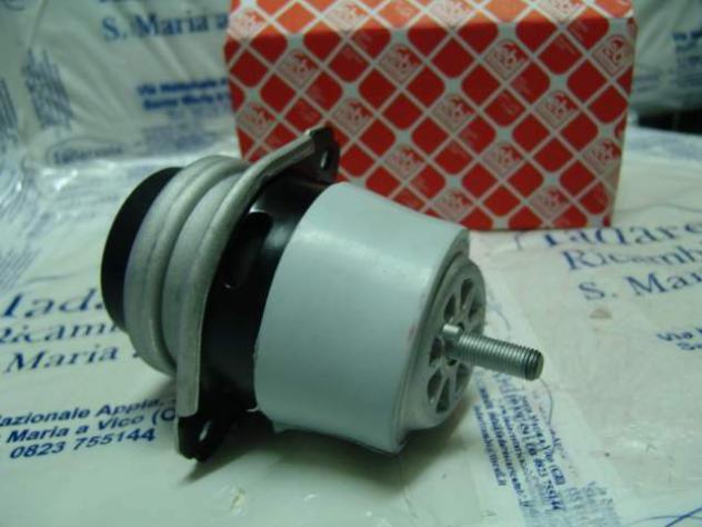 Supporto motore audi q7 3.0 tdi 7l8199131