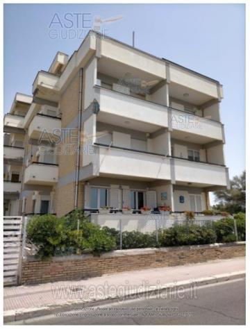 IMMOBILI-IMMOBILE RESIDENZIALE-via lungomare 3275