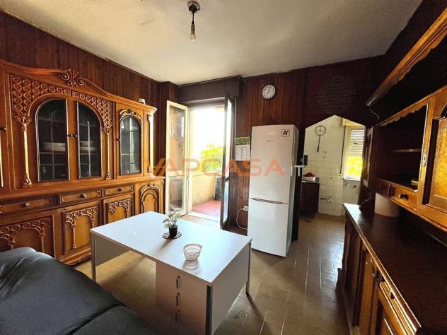 AMPIO TRILOCALE CON BALCONI E BOX/CANTINA - Foto 4