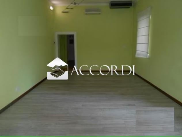 LOCALE COMMERCIALE di 2 vani e di 45 mq (VITTORIO VENETO) rif. BA889_1