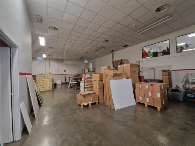 Immobile di 3650 m² con più di 5 locali in vendita a Baranzate - Foto 13