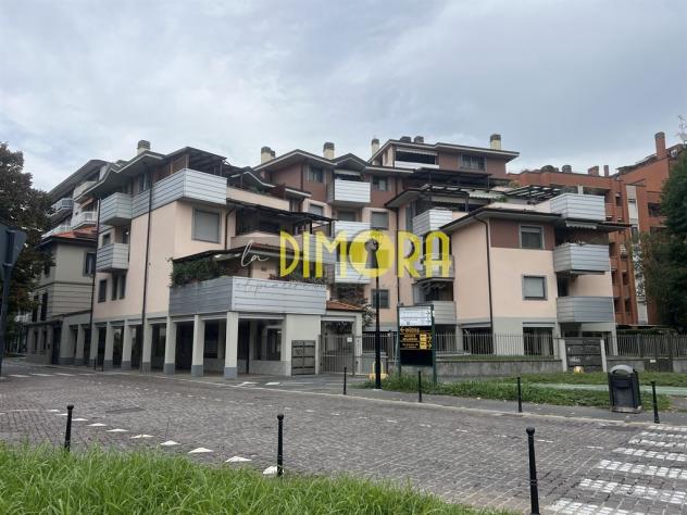 3 LOCALI con box doppio VIA MATTEOTTI