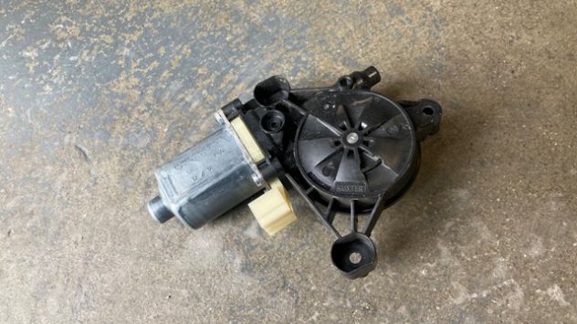 Motorino alzacristallo DX Audi A3 8V del 2015 (5Q0959801B) - Foto 2