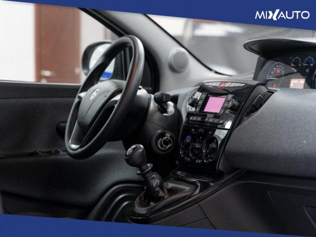 Lancia Ypsilon 1.0 Firefly Hybrid Silver 70CV 5 Porte - Foto 17