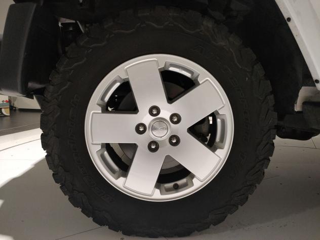 Jeep Wrangler Wrangler 2.8 CRD DPF Sahara - Foto 7