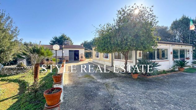 Villa bifamiliare indipendente a Noto con giardino e garage - Foto 2