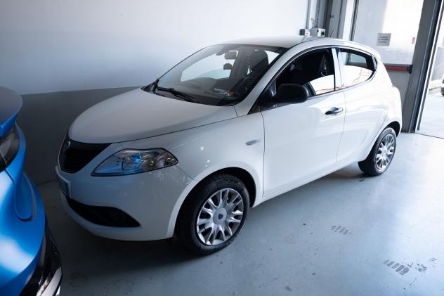 Lancia Ypsilon III 2015 1.2 Elefantino Blu s&s 69cv my19 - Foto 4