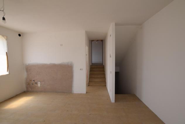CASA AFFIANCATA di 7 vani e di 175 mq (PEDEROBBA) rif. DB030AB - Foto 5