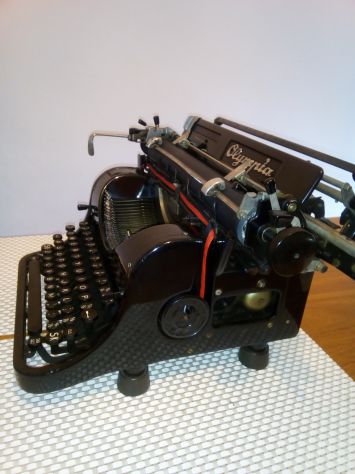 Bellissima, Macchina da scrivere antica "Olympia Mod. 8" degli anni 30'