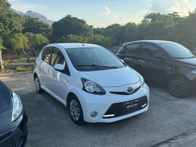 Toyota Aygo 1.0 12V VVT-i 5 porte Lounge Connect AUTOMATICA
