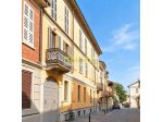 Appartamento all'ultimo piano  di tre locali oltre ai servizi in centro storico.