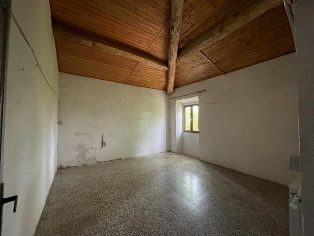 PRESSI PONTASSIEVE VENDESI CASALE CON TERRENO - Foto 8