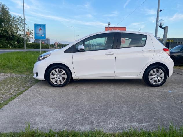 Toyota Yaris 1.4 D-4D 5 porte Lounge M-MT - Foto 4