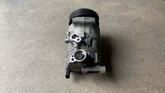 Compressore climatizzatore Volkswagen Golf 7 1.6TDI del 2015 (5Q0820803G) - Foto 4
