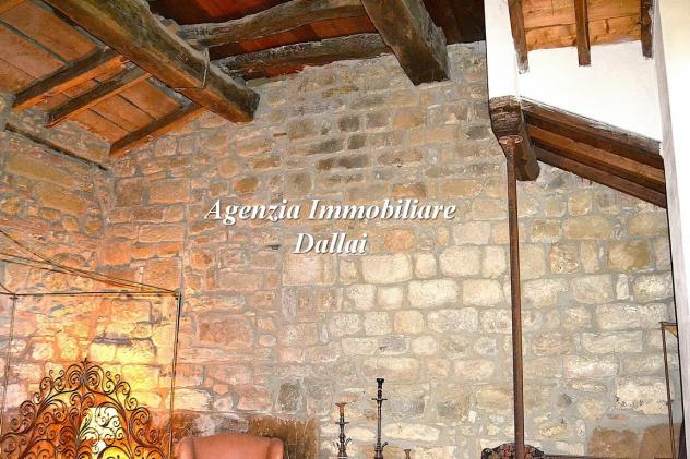 Vicchio - Porzione di colonica con giardino, annesso e posti auto - Foto 6