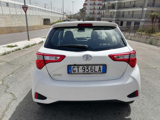 Toyota Yaris 1.4 D 90cv 5 porte LOUNGE 12/2017 - Foto 7