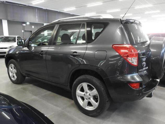 TOYOTA - RAV4 - 2.2 D-4D 136CV Sol - Foto 3